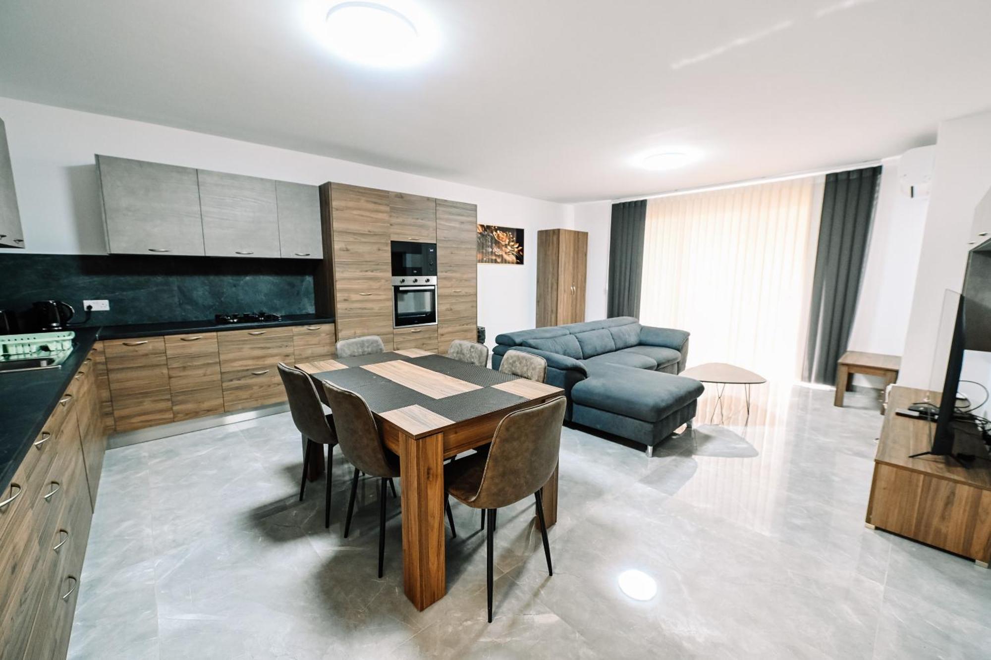 Cerviola Luxury 3 Bedroom
