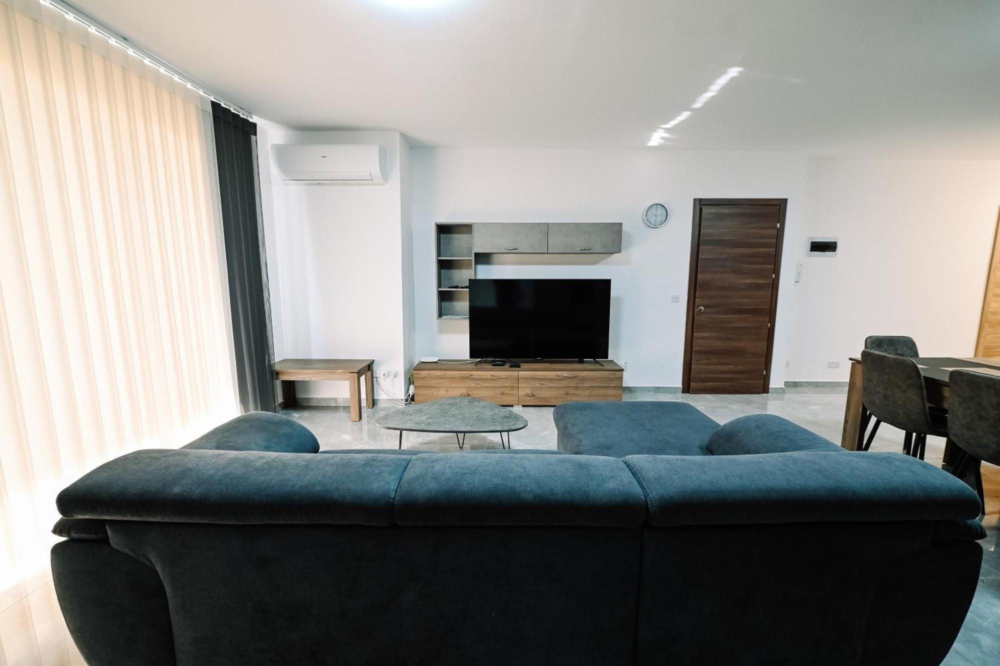 Apartment Cerviola Luxury 3 Bedroom *